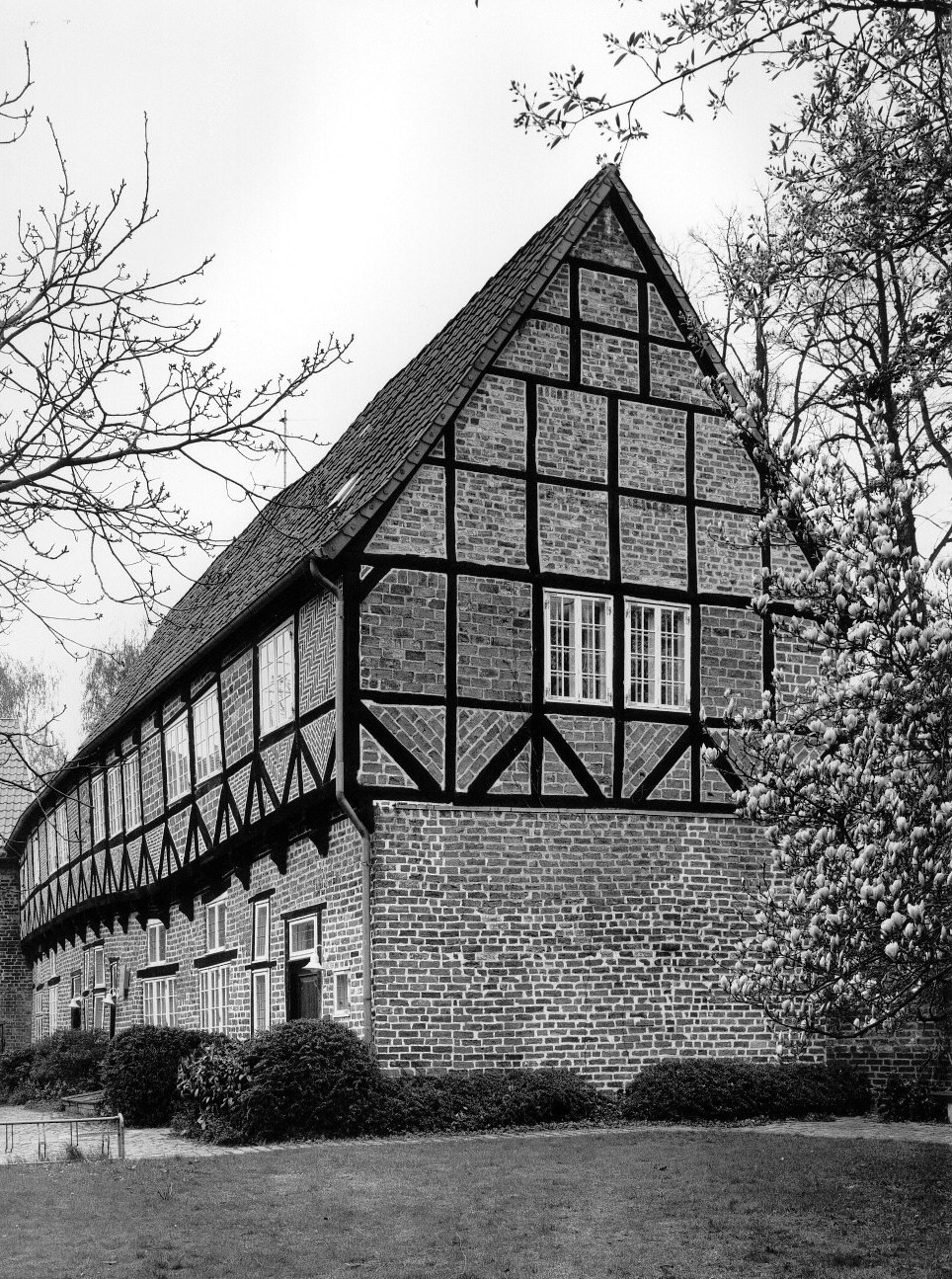 Auf dem Klosterhof Giebel